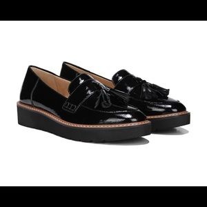 Black Naturalizer's August Loafers
